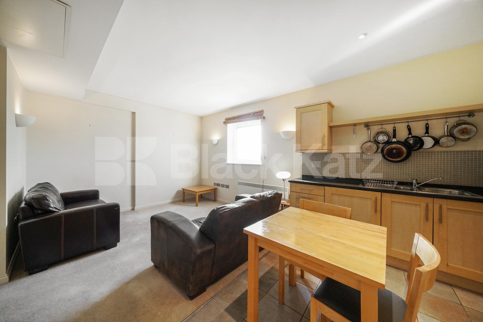 Superbly located penthouse, Inclusive of water rates & Parking Longstone Court Great Dover Steet, London Bridge